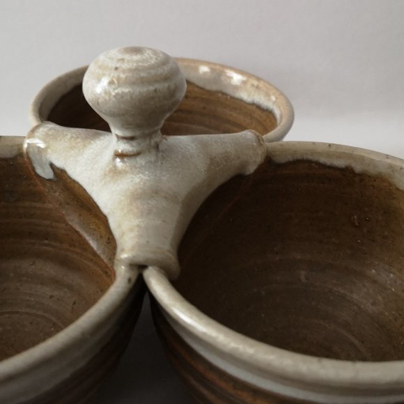 Hand-made Signed Studio Art Pottery Three Bowl Condiment Serving Dish - Picture 4 of 4